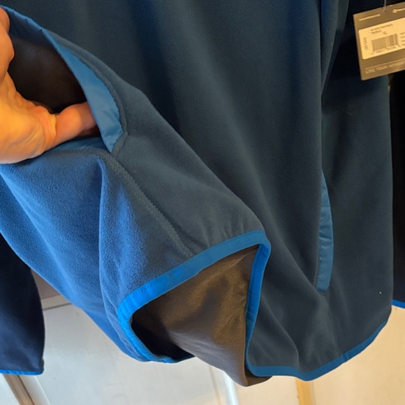 Eddie Bauer Blue and Navy Lightweight Jacket - Picture 6 of 7